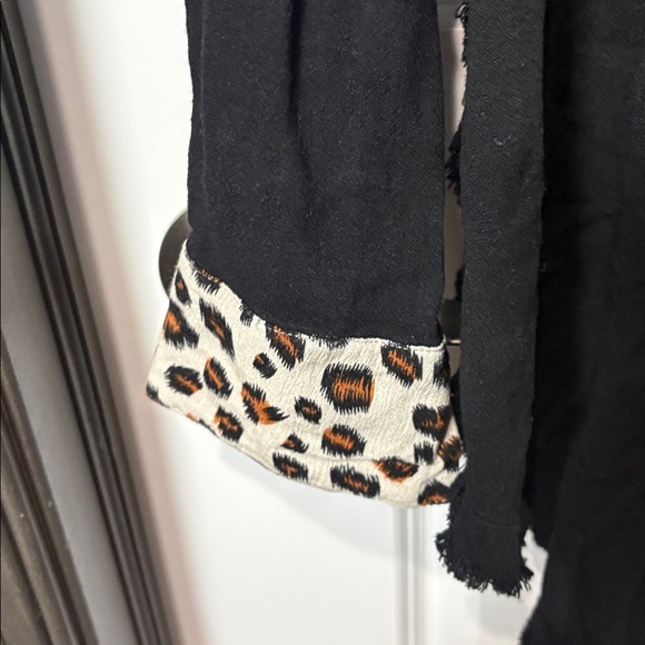 Umgee Black Shirt with Leopard Print Details - Picture 4 of 6